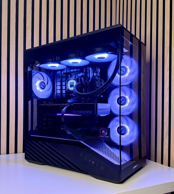 Pixelwerk Premium Gaming PC Innenraum